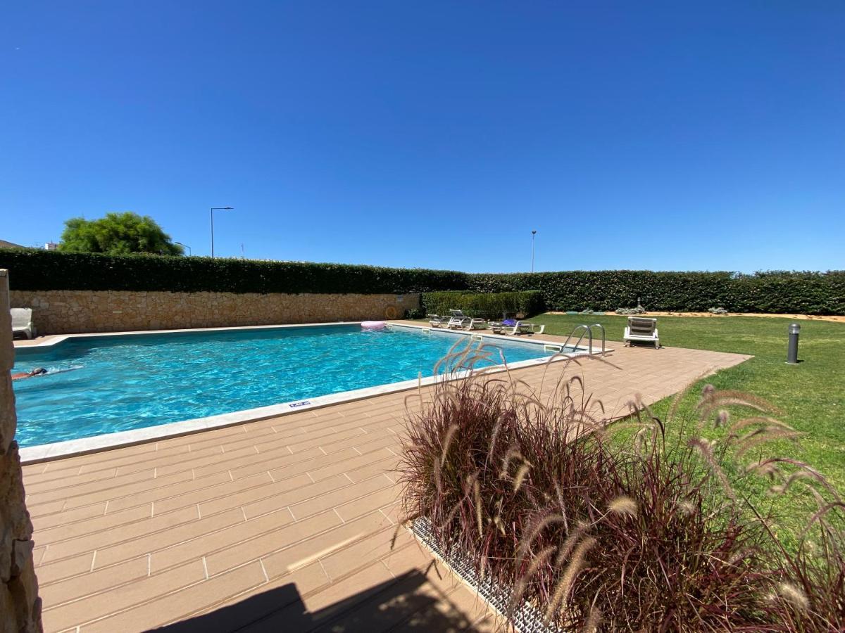 Albufeira Malpique Beach Apartment ภายนอก รูปภาพ