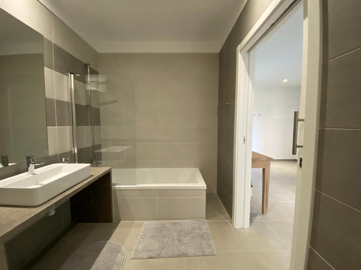 Albufeira Malpique Beach Apartment ภายนอก รูปภาพ